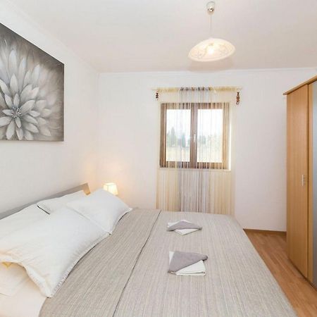 Cozy Nook Apartment Kastel Stari Kastela Exterior photo